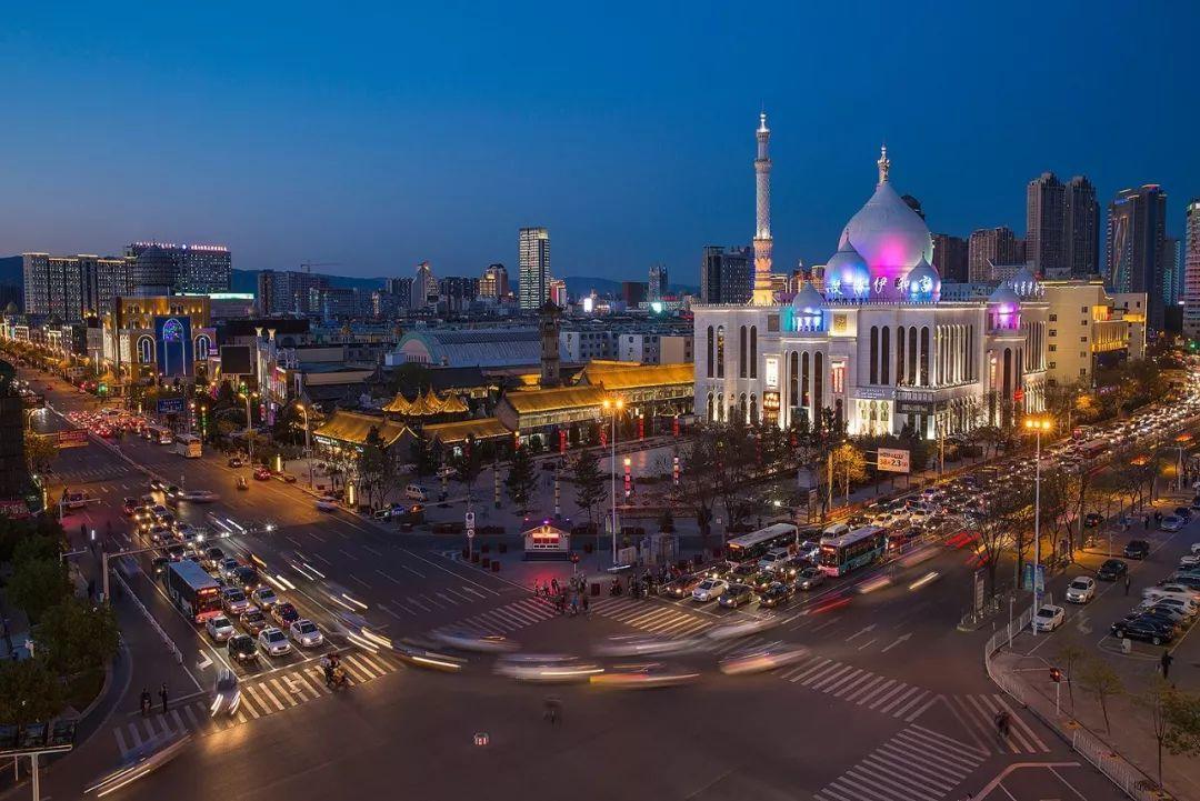 呼和浩特的历史演变与现代发展探究